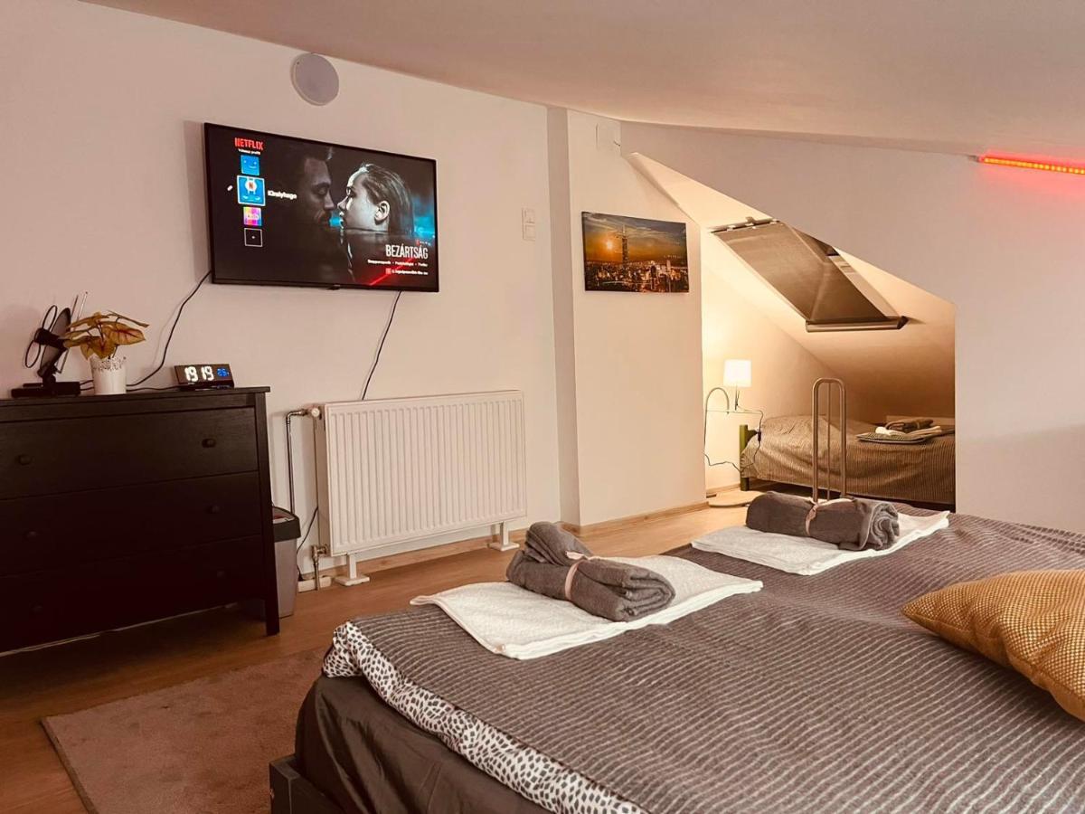 Ferienwohnung King House & Garden With Ac And Free Parking Possibility Budapest Exterior foto